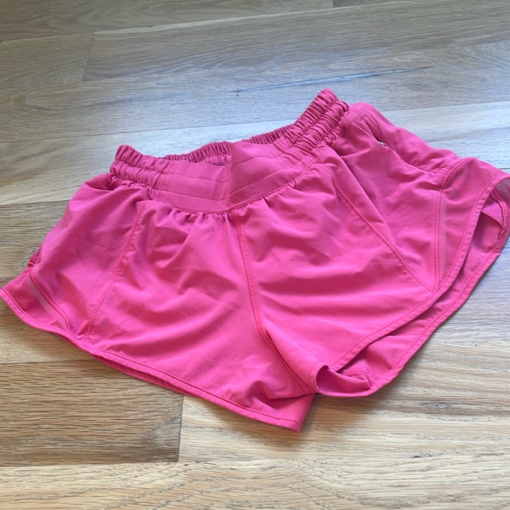 Raspberry pink SIZE 2 lululemon hotty hots